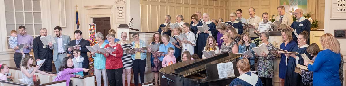 Members of the congregation join East Church choir for the Hallelujah Chorus on Easter Sunday