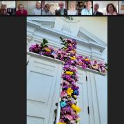 decorating-cross-Easter-2021