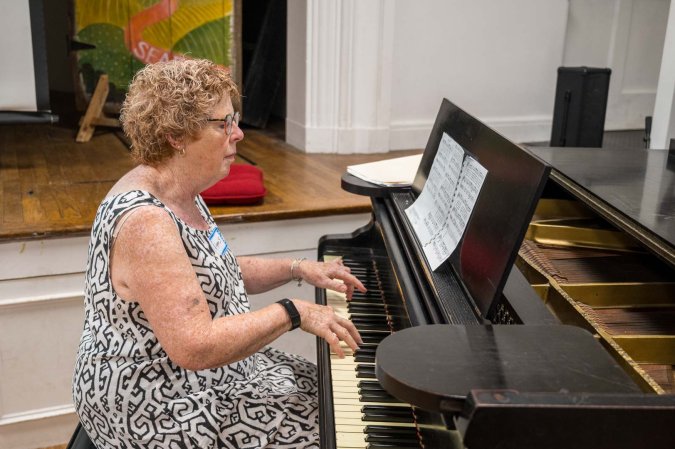 Lynn Salmonsen accompanied the hymn sing